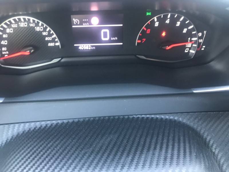 PEUGEOT 2008 1.5 BlueHDi 110ch S&S Allure Pack