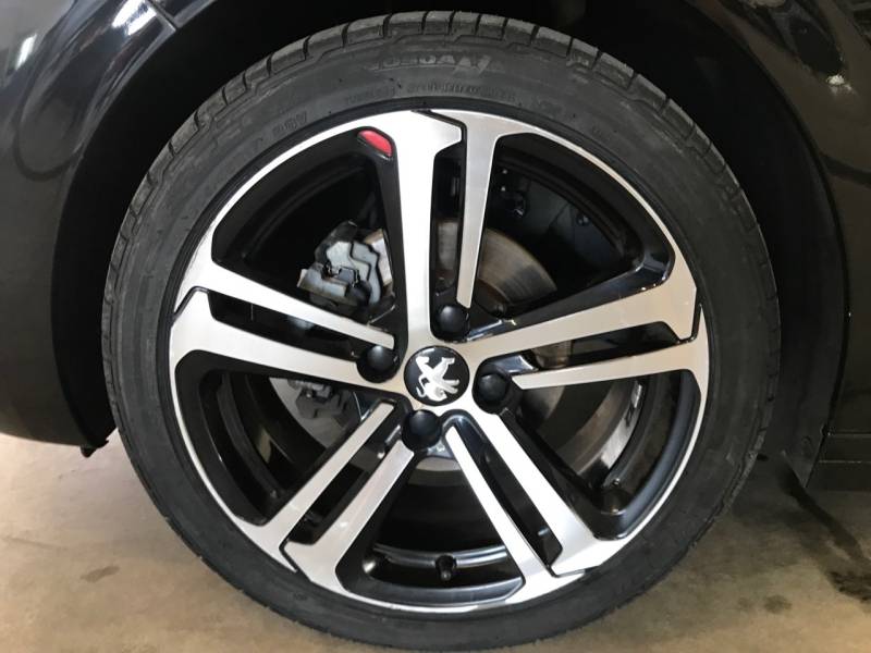 PEUGEOT 208 1.5 BlueHDi 100ch E6.c GT Line S&S 5p