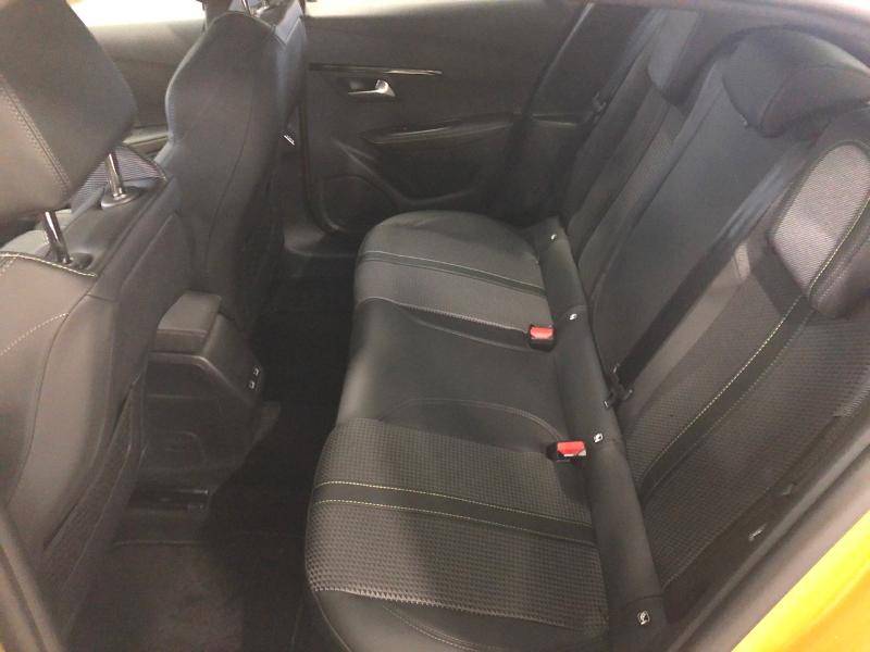 Nouvelle 208 1.2 PureTech 130ch GT EAT8 d'occasion à faibles kilométrage à Gignac aux alentours de montpeyroux