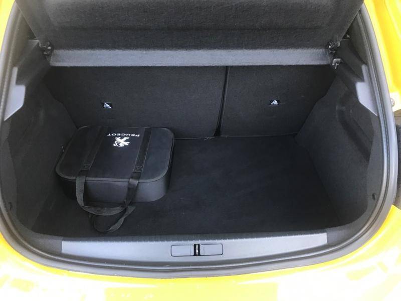 PEUGEOT 208 e-208 136ch GT Line